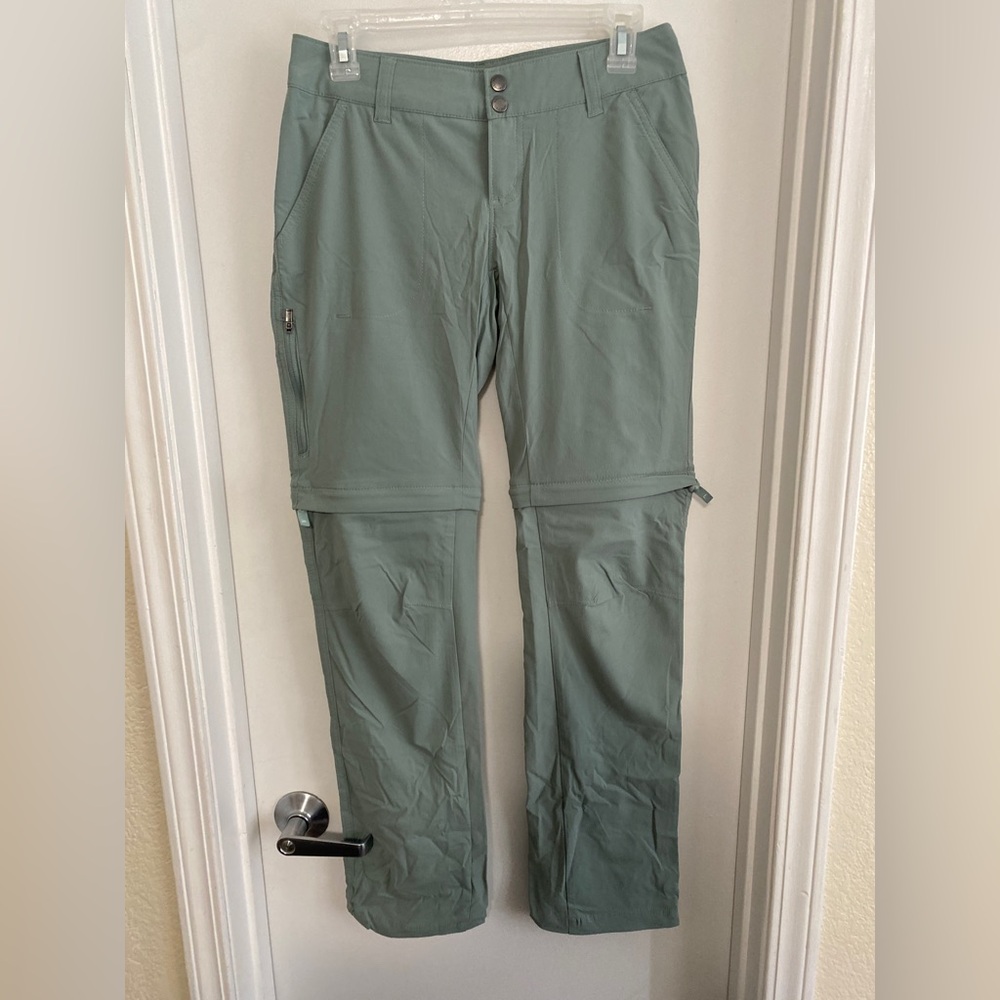 NWOT Columbia hiking cargo zip off pants size 4